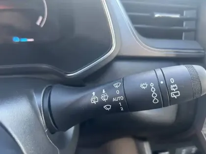 Photo 19 Renault Captur  E-Tech full hybrid 145