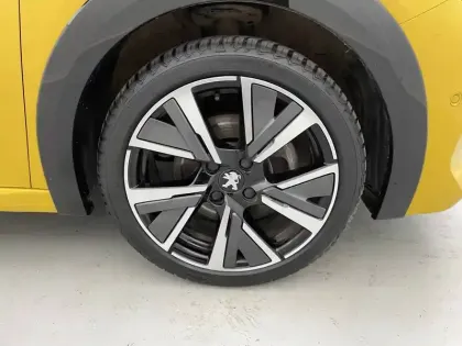 Photo 51 Peugeot 208  PureTech 100 S&S BVM6