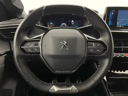 Photo 56 Peugeot 208  PureTech 100 S&S BVM6
