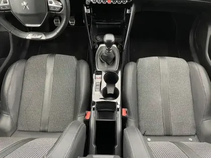 Photo 64 Peugeot 208  PureTech 100 S&S BVM6