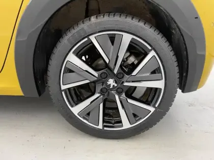 Photo 49 Peugeot 208  PureTech 100 S&S BVM6