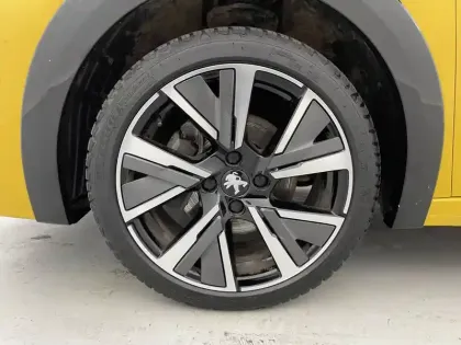 Photo 50 Peugeot 208  PureTech 100 S&S BVM6