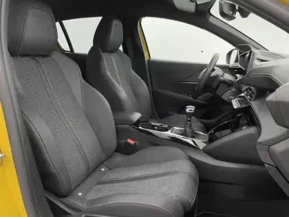 Photo 61 Peugeot 208  PureTech 100 S&S BVM6