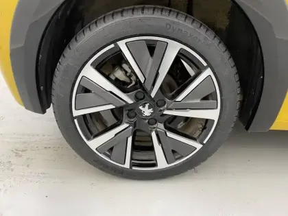 Photo 52 Peugeot 208  PureTech 100 S&S BVM6