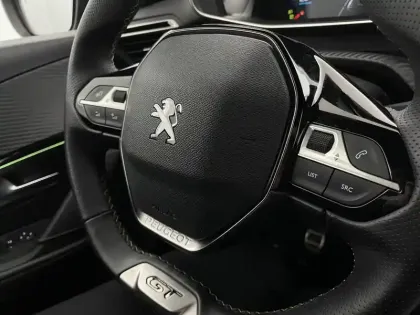 Photo 65 Peugeot 208  PureTech 100 S&S BVM6