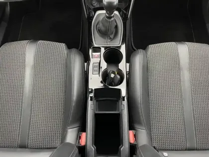 Photo 24 Peugeot 2008  PureTech 130 S&S BVM6