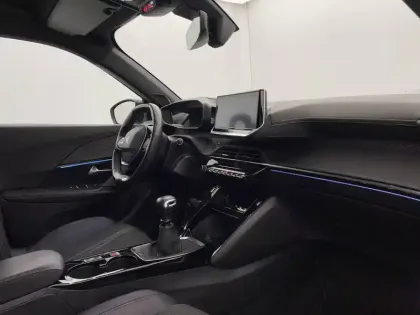 Photo 26 Peugeot 2008  PureTech 130 S&S BVM6