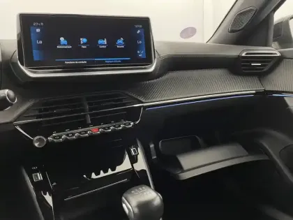 Photo 25 Peugeot 2008  PureTech 130 S&S BVM6