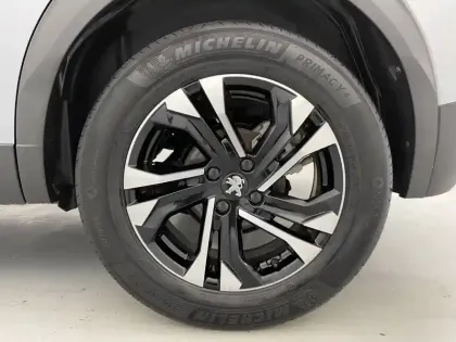 Photo 15 Peugeot 2008  PureTech 130 S&S BVM6