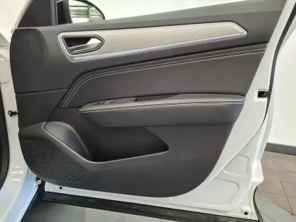 Photo 20 Renault Arkana  E-Tech full hybrid 145 GSR2