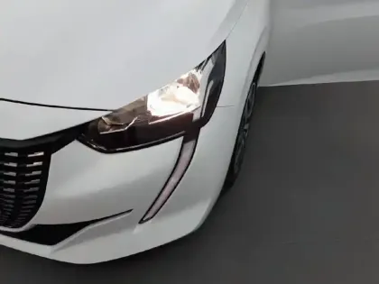 Photo 15 Peugeot 208  PureTech 75 S&S BVM5