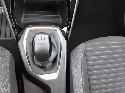 Photo 13 Peugeot 208  PureTech 75 S&S BVM5