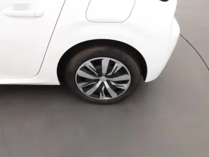 Photo 12 Peugeot 208  PureTech 75 S&S BVM5