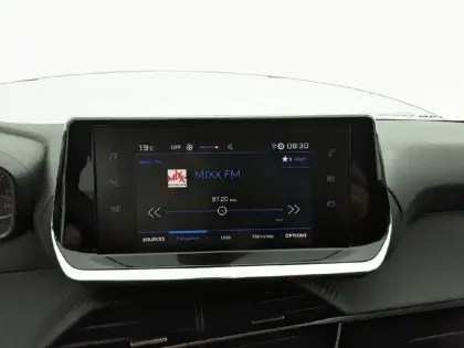 Photo 19 Peugeot 208  PureTech 75 S&S BVM5