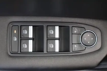 Photo 74 Renault Symbioz  E-Tech full hybrid 145