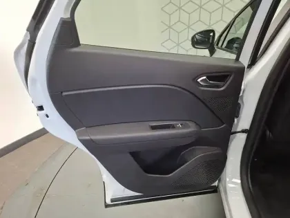 Photo 22 Renault Captur  E-Tech full hybrid 145 ch