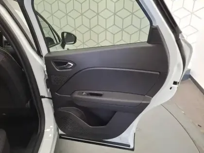 Photo 19 Renault Captur  E-Tech full hybrid 145 ch