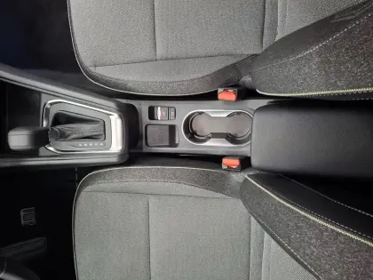 Photo 31 Renault Captur  E-Tech full hybrid 145 ch