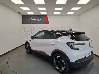 Photo 12 Renault Captur  E-Tech full hybrid 145 ch