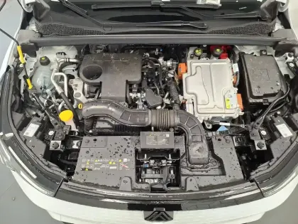Photo 43 Renault Captur  E-Tech full hybrid 145 ch