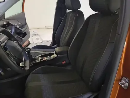 Photo 10 Peugeot 2008  PureTech 130 S&S BVM6