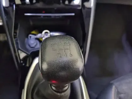 Photo 13 Peugeot 2008  PureTech 130 S&S BVM6