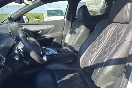 Photo 40 Peugeot 3008  Hybrid4 300 e-EAT8