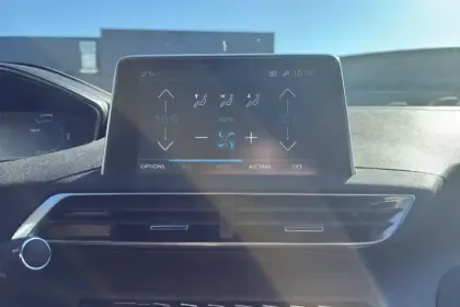 Photo 54 Peugeot 3008  Hybrid4 300 e-EAT8