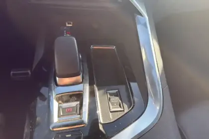 Photo 59 Peugeot 3008  Hybrid4 300 e-EAT8