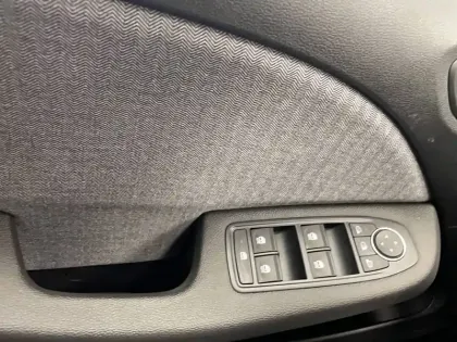 Photo 14 Renault Clio  E-Tech full hybrid 145