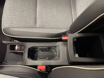 Photo 23 Renault Clio  E-Tech full hybrid 145