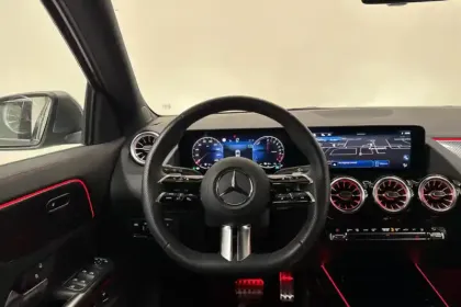 Photo 38 Mercedes GLA  250 e 8G-DCT