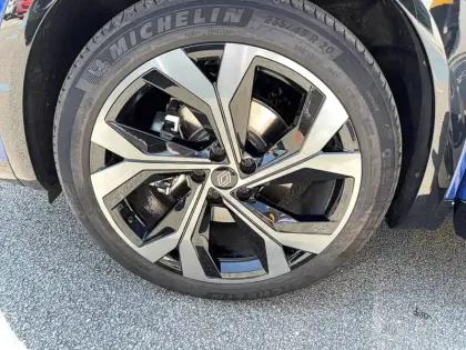 Photo 29 Renault Austral  E-Tech full hybrid 200 GSR2