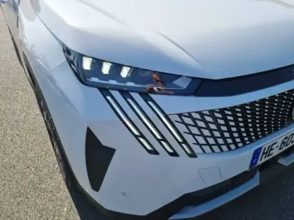 Photo 35 Peugeot 5008  Hybrid 145 e-DCS6
