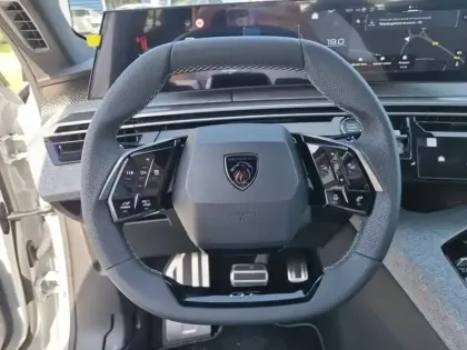 Photo 28 Peugeot 5008  Hybrid 145 e-DCS6