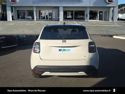 Photo 49 Fiat 600 e 54 kWh 156 ch