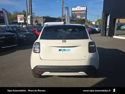 Photo 88 Fiat 600 e 54 kWh 156 ch