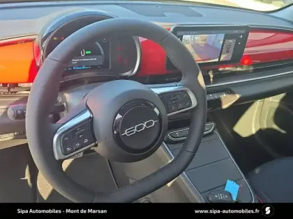 Photo 60 Fiat 600 e 54 kWh 156 ch