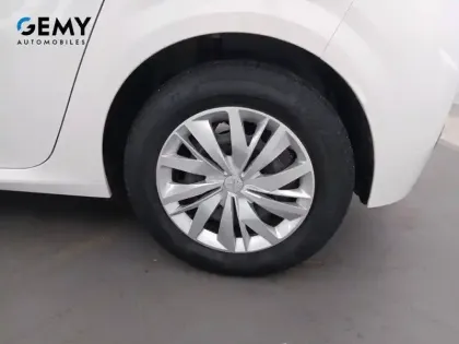 Photo 10 Peugeot 208  PureTech 75 S&S BVM5