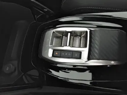 Photo 13 Peugeot 208  Hybrid 136 e-DCS6