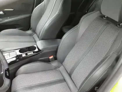 Photo 10 Peugeot 208  Hybrid 136 e-DCS6