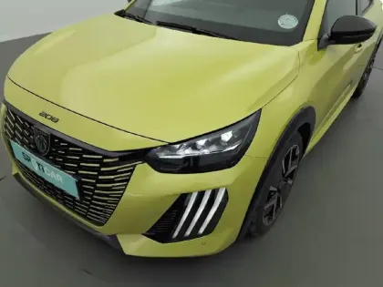 Photo 15 Peugeot 208  Hybrid 136 e-DCS6