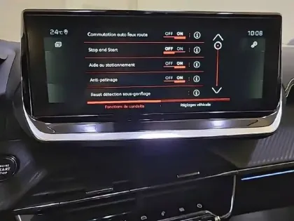 Photo 20 Peugeot 2008  PureTech 130 S&S BVM6