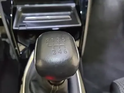 Photo 13 Peugeot 2008  PureTech 130 S&S BVM6