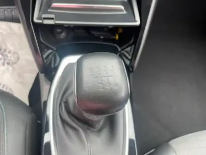 Photo 13 Peugeot 208  PureTech 100 S&S BVM6 Allure