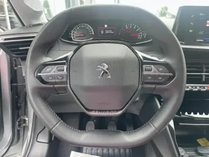 Photo 9 Peugeot 208  PureTech 100 S&S BVM6 Allure