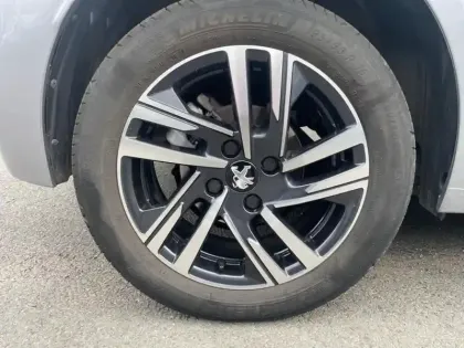 Photo 12 Peugeot 208  PureTech 100 S&S BVM6 Allure