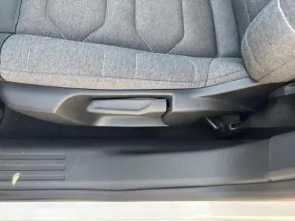 Photo 12 Citroën C4  Moteur électrique 136ch (100 kW) Shine Automatique