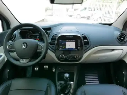 Photo 2 Renault Captur  1.3 TCe 150ch FAP Initiale Paris