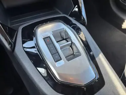 Photo 33 Peugeot 208  Hybrid 110 e-DCS6